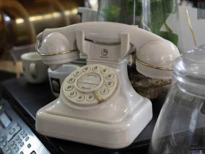 ...vecchi telefoni...
